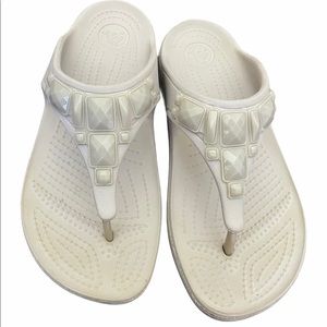 Crocs 6 Sloane Crystal Flip Flop Platinum